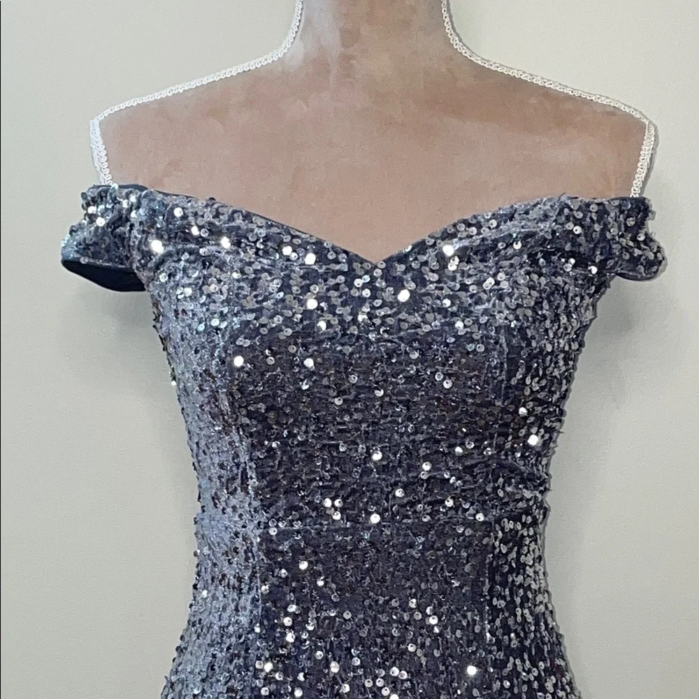 Faeriesty Gray Sequin Embellished Off-Shoulder Women’s Gown Size XS NWT - Picture 14 of 14